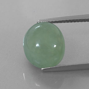 6.83カラットの天然グリーンヒスイ輝石（ジェダイト）（11.7×10.3 mm・オーバルカット）