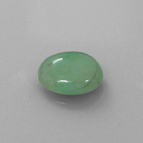 1.80カラットの天然グリーンヒスイ輝石（ジェダイト）（8.4×7.6 mm・オーバルカット）