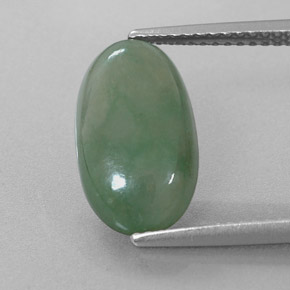 4.81カラットの天然グリーンヒスイ輝石（ジェダイト）（14.6×8.2 mm・オーバルカット）