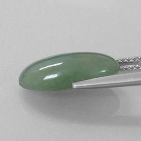 4.81カラットの天然グリーンヒスイ輝石（ジェダイト）（14.6×8.2 mm・オーバルカット）