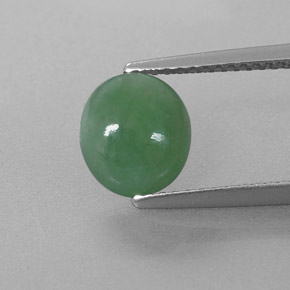 2.32カラットの天然グリーンヒスイ輝石（ジェダイト）（8.5×7.7 mm・オーバルカット）