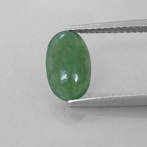 1.56カラットの天然グリーンヒスイ輝石（ジェダイト）（10×6.1 mm・オーバルカット）