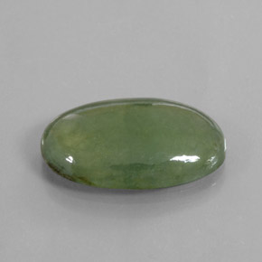 8.99カラットの天然グリーンヒスイ輝石（ジェダイト）（18.1×11.6 mm・オーバルカット）