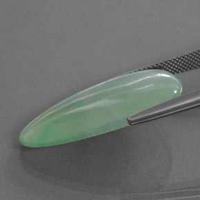 21.30カラットの天然グリーンジェダイト、ファンシー、透明