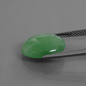 6.55カラットの天然グリーンヒスイ輝石（ジェダイト）（13.7×11.3 mm・オーバルカット）
