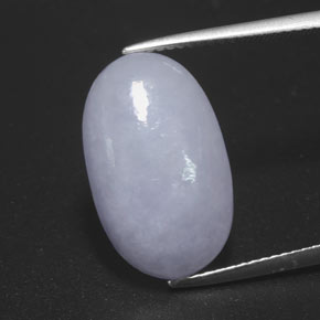 10.58カラットの天然ラベンダーヒスイ輝石（ジェダイト）（18.4×11.2 mm・オーバルカット）