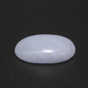 10.58カラットの天然ラベンダーヒスイ輝石（ジェダイト）（18.4×11.2 mm・オーバルカット）
