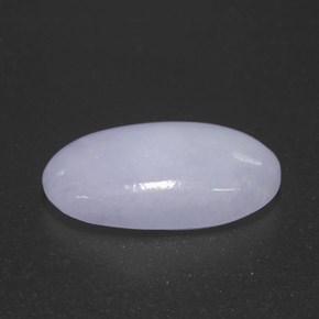 11.15カラットの天然ラベンダーヒスイ輝石（ジェダイト）（19.8×11.1 mm・オーバルカット）