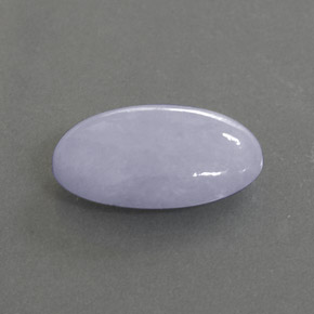 10.92カラットの天然ラベンダーヒスイ輝石（ジェダイト）（18.8×11.3 mm・オーバルカット）