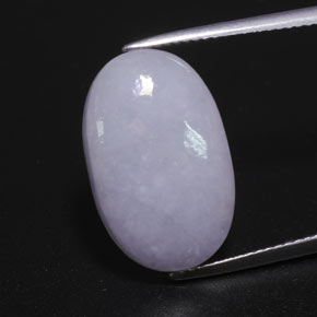 12.67カラットの天然ラベンダーヒスイ輝石（ジェダイト）（18.9×11.8 mm・オーバルカット）