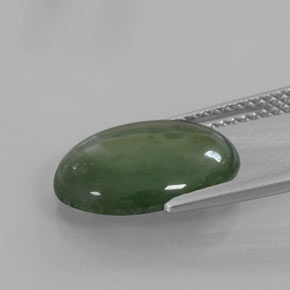 4.16カラットの天然グリーンヒスイ輝石（ジェダイト）（13.6×10.8 mm・オーバルカット）