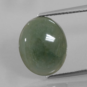 5.01カラットの天然グリーンヒスイ輝石（ジェダイト）（13.6×11.2 mm・オーバルカット）