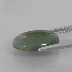 5.01カラットの天然グリーンヒスイ輝石（ジェダイト）（13.6×11.2 mm・オーバルカット）