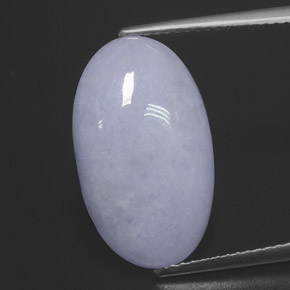 12.12カラットの天然ラベンダーヒスイ輝石（ジェダイト）（19.5×11.5 mm・オーバルカット）