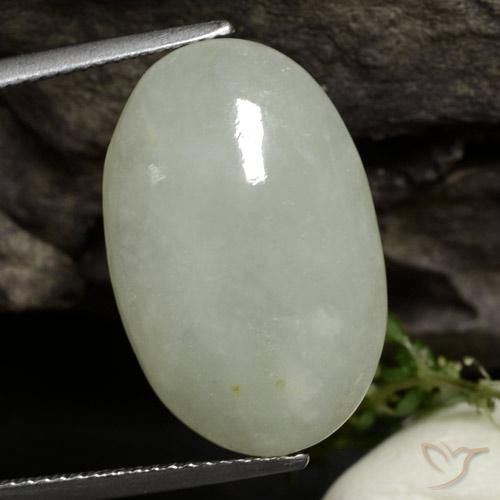12.73ct 天然 ウォーム薄いグリーン ジェダイト, 楕円形, 半透明
