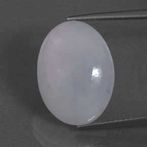 11.27カラットの天然ラベンダーヒスイ輝石（ジェダイト）（17.7×13 mm・オーバルカット）