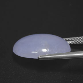 10.61カラットの天然ラベンダーヒスイ輝石（ジェダイト）（16.6×13.3 mm・オーバルカット）