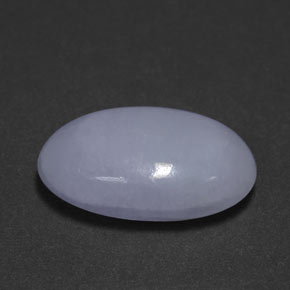 11.61カラットの天然ラベンダーヒスイ輝石（ジェダイト）（18.6×11.3 mm・オーバルカット）