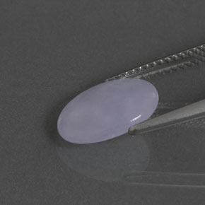 2.17カラットの天然ラベンダーヒスイ輝石（ジェダイト）（11.7×8.4 mm・オーバルカット）