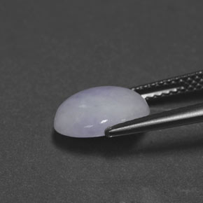 2.55カラットの天然ラベンダーヒスイ輝石（ジェダイト）（10×8 mm・オーバルカット）