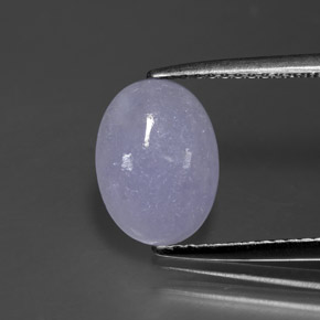 2.07カラットの天然ラベンダーヒスイ輝石（ジェダイト）（10.6×7.8 mm・オーバルカット）