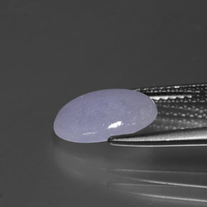 2.07カラットの天然ラベンダーヒスイ輝石（ジェダイト）（10.6×7.8 mm・オーバルカット）