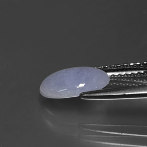 1.35カラットの天然ラベンダージェダイト、オーバルカット、オペーク