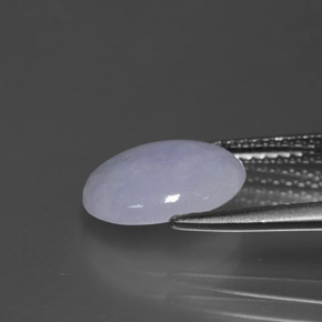2.25カラットの天然ラベンダージェダイト、オーバルカット、オペーク