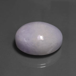 60.38カラットの天然ラベンダーヒスイ輝石（ジェダイト）（25.8×20.4 mm・オーバルカット）