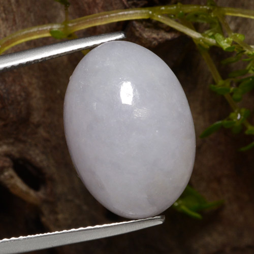 22.29カラットの天然グレージェダイト、オーバルカット、半透明