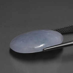 19.74カラットの天然ラベンダージェダイト、オーバルカット、半透明