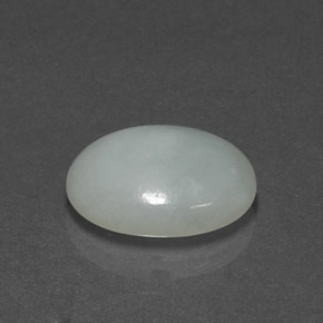7.49カラットの天然パステルグリーンヒスイ輝石（ジェダイト）（15×12.2 mm・オーバルカット）