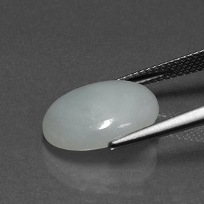7.49カラットの天然パステルグリーンヒスイ輝石（ジェダイト）（15×12.2 mm・オーバルカット）