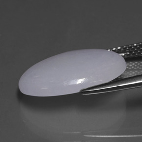 7.81カラットの天然ラベンダージェダイト、オーバルカット、半透明