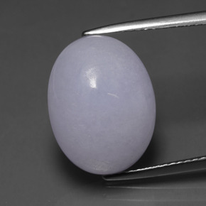 11.64カラットの天然ラベンダーヒスイ輝石（ジェダイト）（15.4×11.7 mm・オーバルカット）