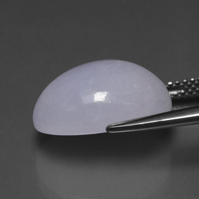 11.64カラットの天然ラベンダーヒスイ輝石（ジェダイト）（15.4×11.7 mm・オーバルカット）