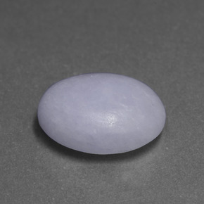 7.04カラットの天然ラベンダーヒスイ輝石（ジェダイト）（14.1×11.6 mm・オーバルカット）