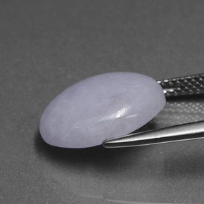 7.04カラットの天然ラベンダーヒスイ輝石（ジェダイト）（14.1×11.6 mm・オーバルカット）