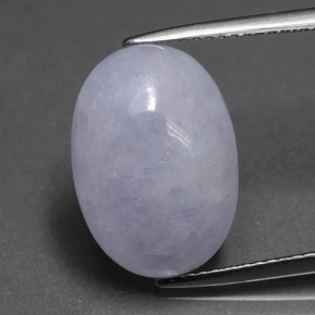 7.84カラットの天然ラベンダーヒスイ輝石（ジェダイト）（15.7×11.1 mm・オーバルカット）