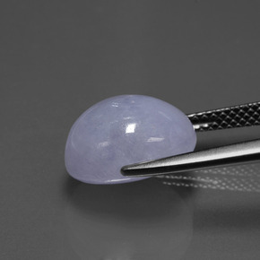 7.88カラットの天然ラベンダーヒスイ輝石（ジェダイト）（11.9×9.8 mm・オーバルカット）