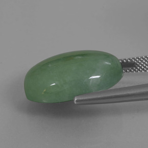 21.62カラットの天然グリーンヒスイ輝石（ジェダイト）（19.4×15.8 mm・オーバルカット）