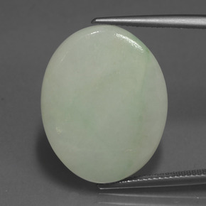 23.36カラットの天然モスグリーンヒスイ輝石（ジェダイト）（24.9×19.4 mm・オーバルカット）