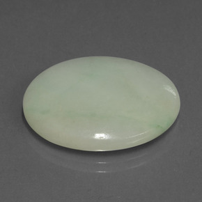 23.36カラットの天然モスグリーンヒスイ輝石（ジェダイト）（24.9×19.4 mm・オーバルカット）