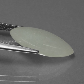 4.68カラットの天然グリーンジェダイト、マーキーズ、半透明