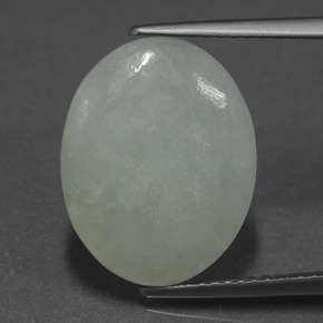 6.67カラットの天然グリーンヒスイ輝石（ジェダイト）（16.1×12.6 mm・オーバルカット）