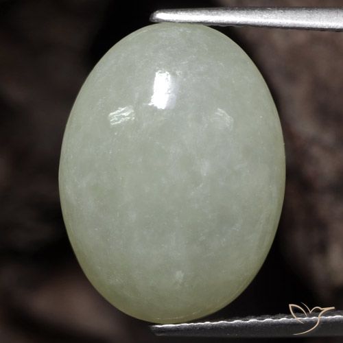 8.52ct 天然 ミディアムグリーン ジェダイト, 楕円形, 半透明