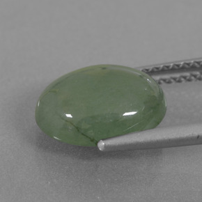 3.85カラットの天然グリーンヒスイ輝石（ジェダイト）（10.7×8.7 mm・オーバルカット）