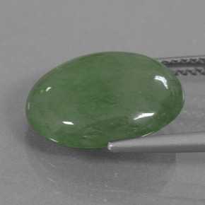 7.53カラットの天然グリーンヒスイ輝石（ジェダイト）（14.5×11.3 mm・オーバルカット）