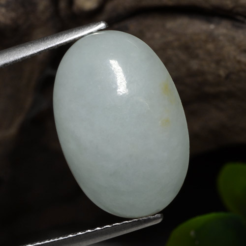 10.04カラットの天然薄いグレーグリーンジェダイト、オーバルカット、半透明