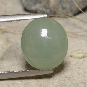 3.68カラットの天然グリーンヒスイ輝石（ジェダイト）（10.7×9.6 mm・オーバルカット）